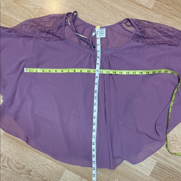 LC Lauren Conrad Mauve Blouse. Business casual Office Lace Shoulders - Picture 5 of 7